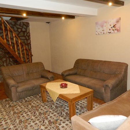 Villa Cabana Florea à Rîu de Mori Extérieur photo