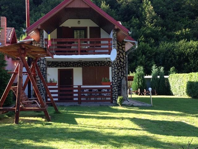 Villa Cabana Florea à Rîu de Mori Extérieur photo